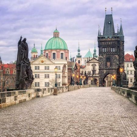 Quiet Apartment With Balcony Charles Bridge براغ المظهر الخارجي الصورة