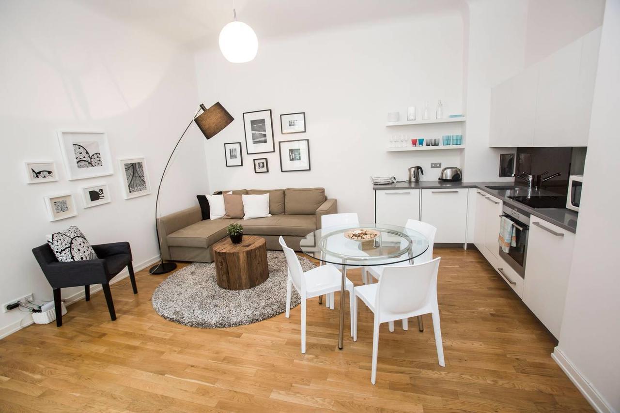 Quiet Apartment With Balcony Charles Bridge براغ المظهر الخارجي الصورة
