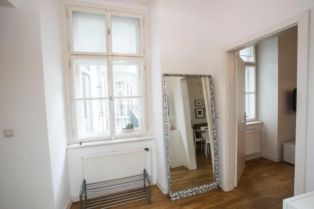 Quiet Apartment With Balcony Charles Bridge براغ المظهر الخارجي الصورة